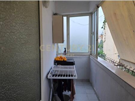 Shitet Apartament 2+1+2 ballkone në Vasil Shanto