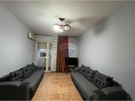 Jepet apartamrent 1+1 te Qendra Kristal !