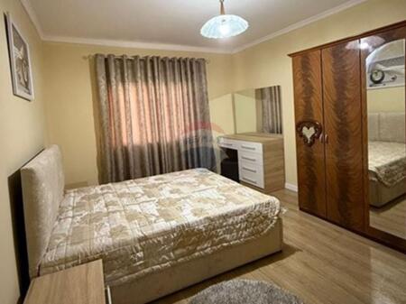 Apartament 2+1 me Qira tek Rr. Ali Demi !