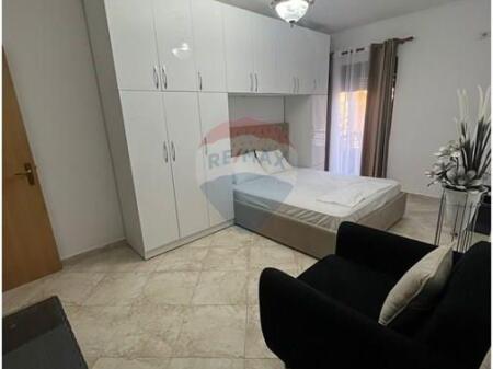 Gazonjere Rruga e Barikadave