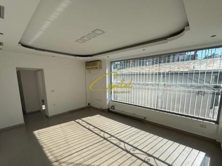 ZYRE ME QERA 100 M2 RRUGA MINE PEZA 800 EURO