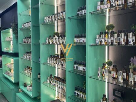 BUSINESS PERFUME FOR SALE IN BLOCK 40,000 EURO