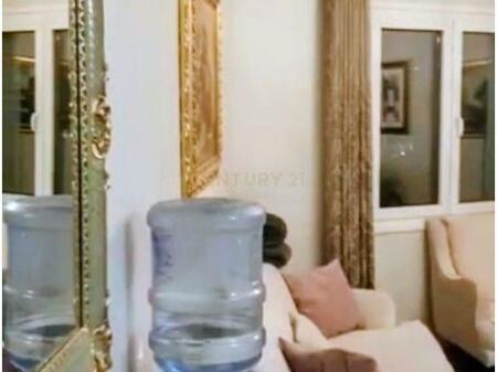 Shitet Apartament 2+1+2