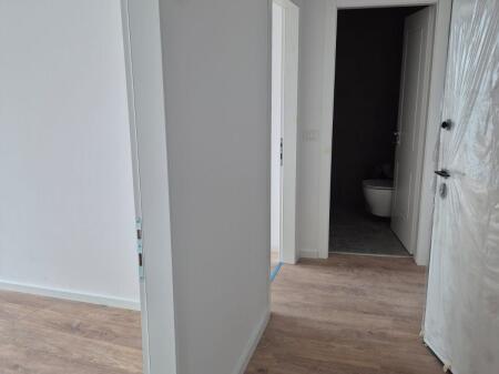 Zyre me qera tek Lake View Residences