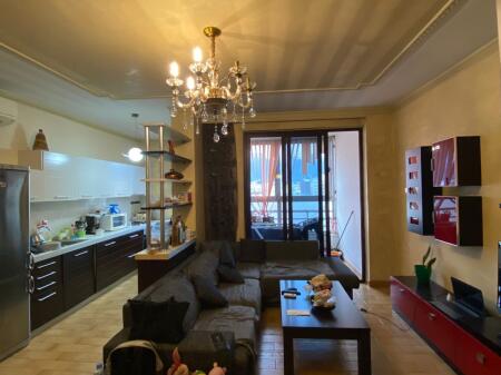 Jepet me qera apartament 2+1+2 tualete +2 Ballkone!