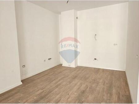 Shitet apartament 2+1 ne Laprak!