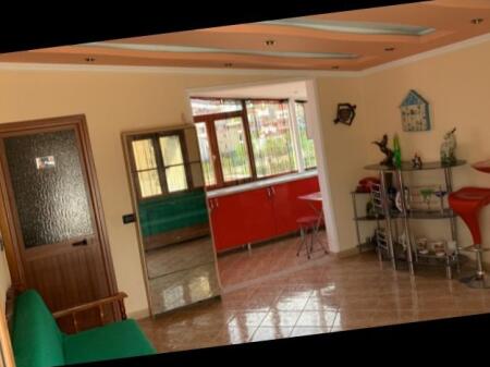 Jepet kat vile me qera,