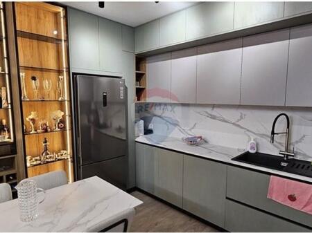 Shitet Apartament 2+1+2 në Ali Dem