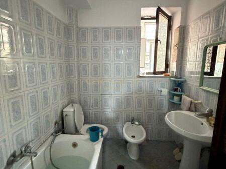 SHITET APARTAMENT 1+1 ME DY BALLKONE DHE DEPO PRANE KRISTAL CENTER