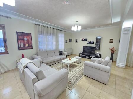 Apartament Me Qera 3+1 ne Kinostudio(ID B230182) Tirane