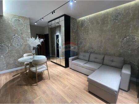 Super Studio Apartament në Qendër Sheshi Skënderbej!