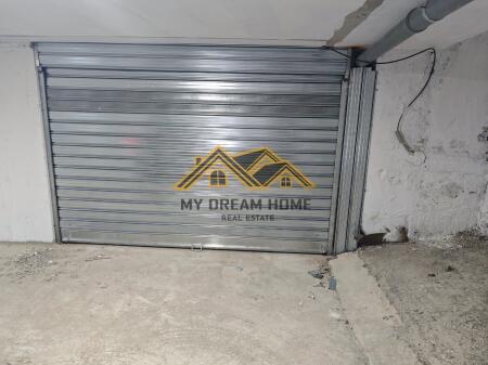 GARAZH TEK MARKATA NE DURRES, PER SHITJE !