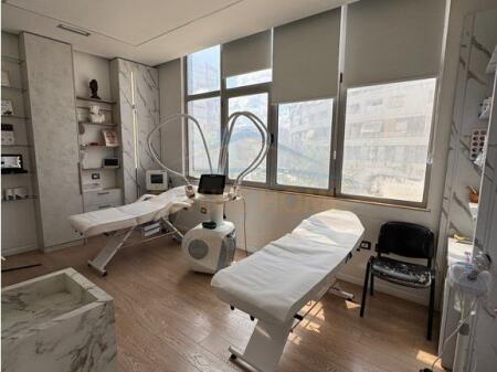 Ambient Biznesi ,te Rotondo Astirit, Tiranë