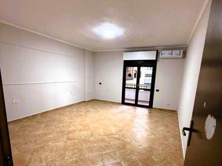 Apartament me Verandë në Shitje në Lake View Residence, pranë Rrugës së Kosovareve!