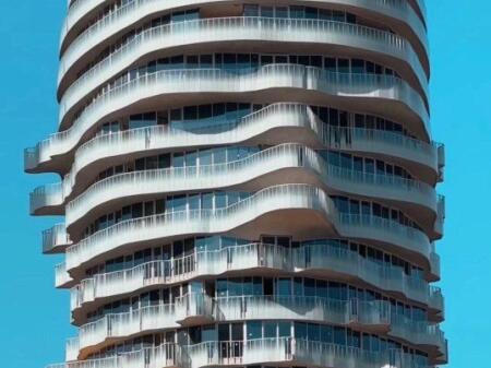 OKAZION!! Shitet Apartament 1+1 në Qendër • Tirana Rock