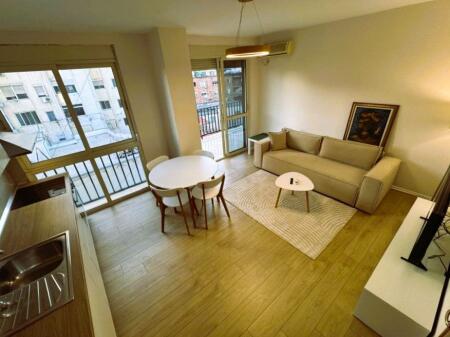 **Apartment 1+1 for rent** in a **new building** in the area of **Rruga e Kavajës / 21 Dhjetori**,
