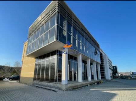 VENDESI IN VENDITA 1800M2 "AUTOSTRADA TR-DRR" 2.500.000 EURO