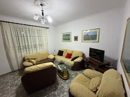 JEPET ME QIRA APARTAMENT 2+1 + PARKING . KAT DYTE TE VILE NE ALI DEM . CMIMI QIRAJE 350 EURO