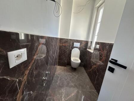 Vilë për qera  në zonën e Mjull Bathores  