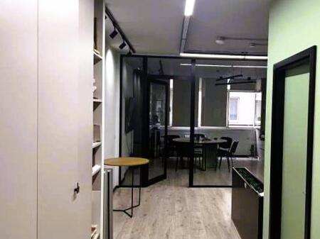 Locale ufficio in affitto a Blloku