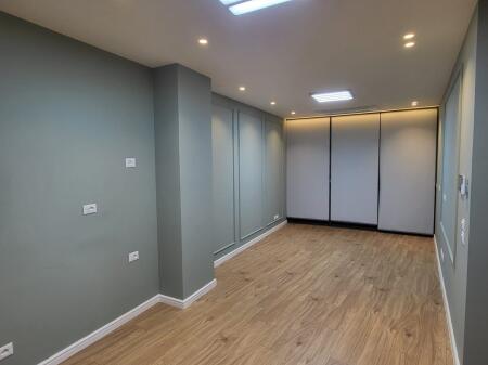 🏢 Office for rent in Lake View