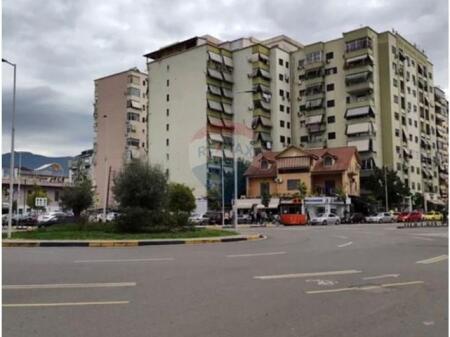 Shitet apartament 1+1–Komuna Parisit 190000EU