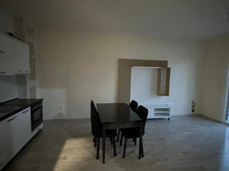 Bathore , Apartament  1+1 per qera