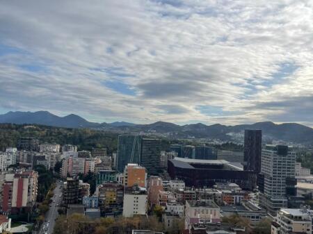 🏙️ Shitet Apartament 1+1 + Garderobe– DownTown One, Tiranë