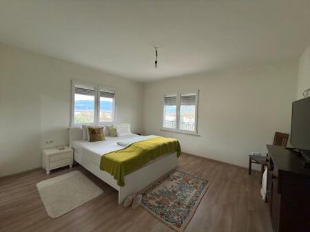 Shitet, Vile 2-Kateshe, Preze, Tirane.