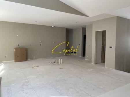 AMBIENT BIZNESI ME QERA 200 M2 KOMUNA E PARISIT 1.500 EURO