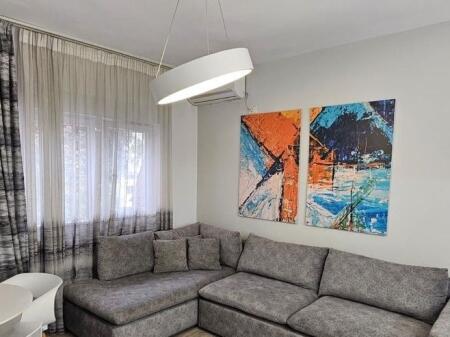 Apartament Modern 1+1 me Qira te “9-Katëshet”, Tiranë – Totalisht i Mobiluar