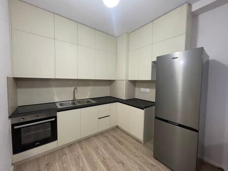 Apartament 2+1 + post parkimi tek Goldeen Park !