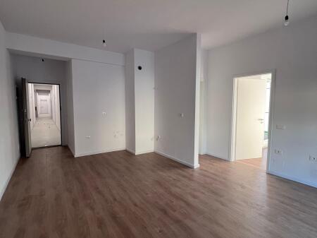 Jepet me qera 1+1, Ali Demi , Rezidenca Kadiu