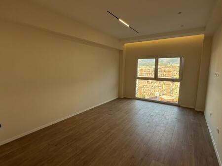 🏡 Apartament 1+1 në Shitje – Ali Demi, pranë Kompleksit KONTAKT