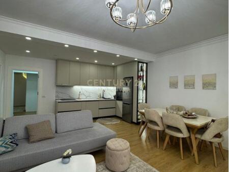 Apartament 2+1 Për Shitje ne Fresk