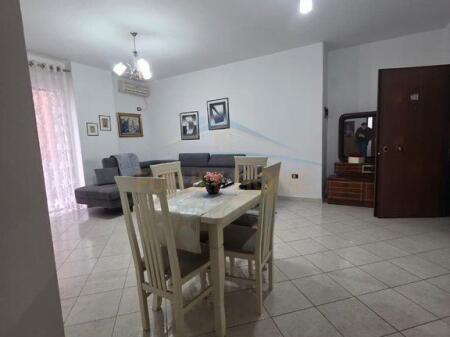 Qera, Apartament 2+1+2, Unaza e Re, Tiranë.
