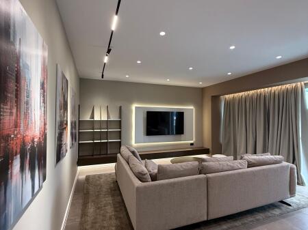 🏠APPARTAMENTO 2+1+2+POSTO AUTO IN AFFITTO✨ 📍AMBASCIATORE 3  ✨Arredamento moderno, con architetto 🏢14° piano 💶Prezzo: 2200€