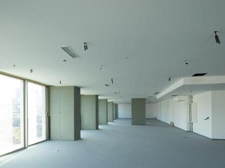 ZYRE ME QIRA TEK DOWNTOWN ONE TIRANA!!