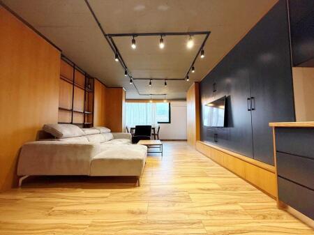 AMERICAN HOSPITAL 3, GOLDEN PARK  Floors 1 and 2 residential  We sell super duplex apartment  2+1.