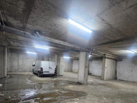 Locale Commerciale in Vendita vicino al Terminal degli Autobus (Ospedale Hygeia)!
