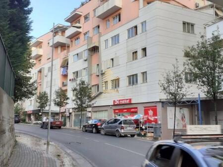 Qira, Ambient biznesi, Fresk, 40,000 Lek/muaj