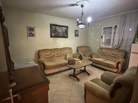 Shitet apartament 3+1 ne Rrugen "Irfan Tomini" prane ish-stacionit te fundit te Tiranes se Re.