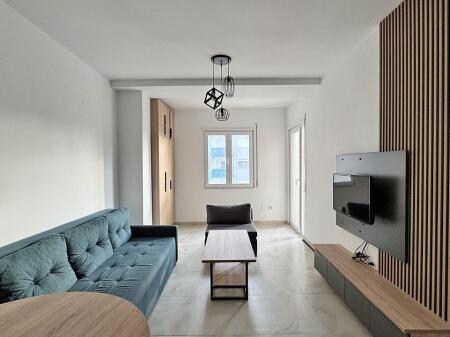 SHITET APARTAMENTI, GOLEM. 58m2