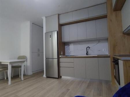 Selitë, jepet me qera apartament 1+1!