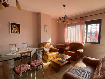 Affittasi Appartamento 1+1+1 Balcone