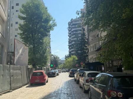 Shitet Apartament 2+1+2, Juvenilja