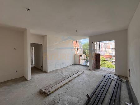 Shitet, Apartament 2+1, Rruga e Elbasanit, Tiranë.