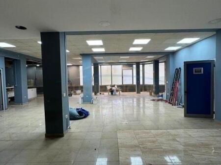 Qera, Ambient Biznesi, Rruga Ferit Xhajko, Tiranë.