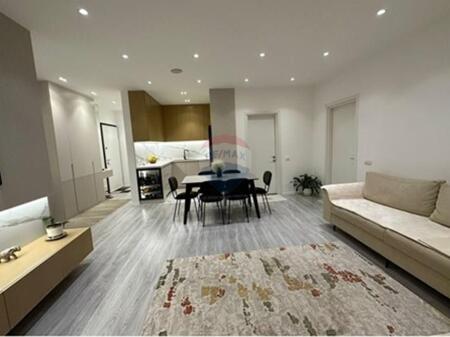 Apartament - Për Qira - Rruga e Dibrës, Tiranë