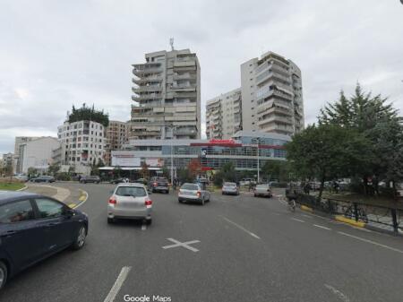 Negozio in vendita a Zogu i Zi vicino alla Croce Rossa a Tirana (ID 4171444)